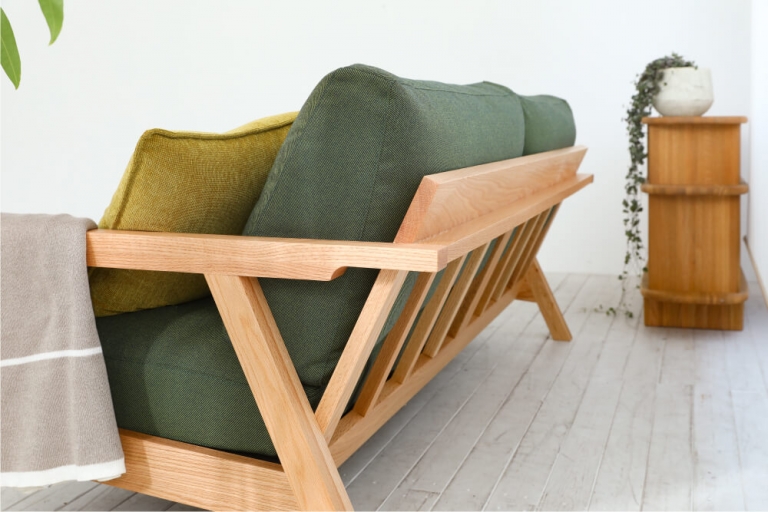 sofa-oakstory-202408